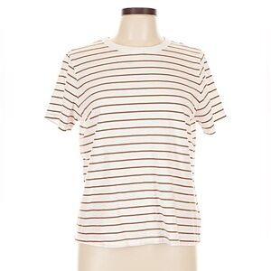 Vintage crew neck Old Navy Bestee T-shirt fits like Medium but says Large